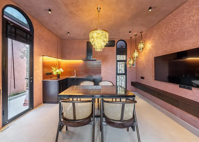 Fengshui - Designer With Private Pool *