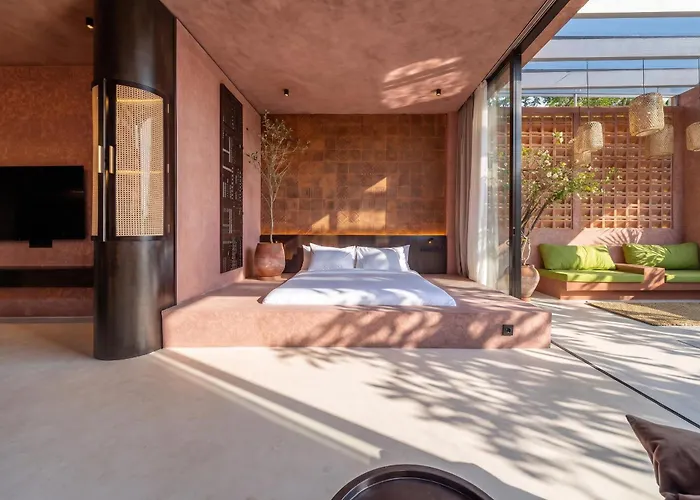 Fengshui - Designer With Private Pool